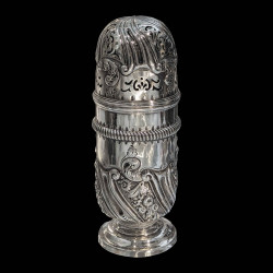 Soupoudreuse à sucre style rocaille en argent, Angleterre, 1896