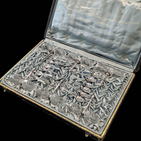 Set of six double salt cellars with their silver spoons, made in Paris around 1900