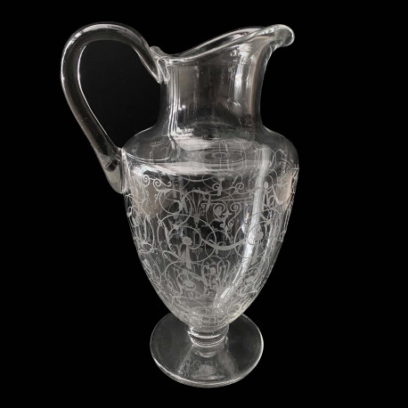 Pichet cristal gravé Baccarat début XXe h24cm modèle Michel Ange