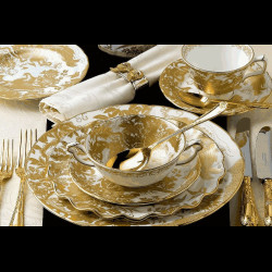 Assiette creuse en porcelaine Royal Crown Derby