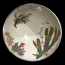 Saladier Wedgwood décors chromo, pieds homards cerclé métal argenté XIXe
